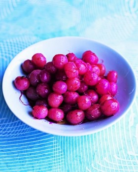 Glazed radishes