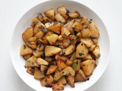 Glazed turnips with golden raisins