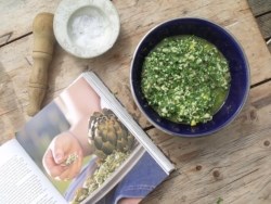 Globe artichokes with Angelica's sauce