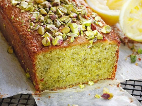 Gluten-free almond & pistachio cake