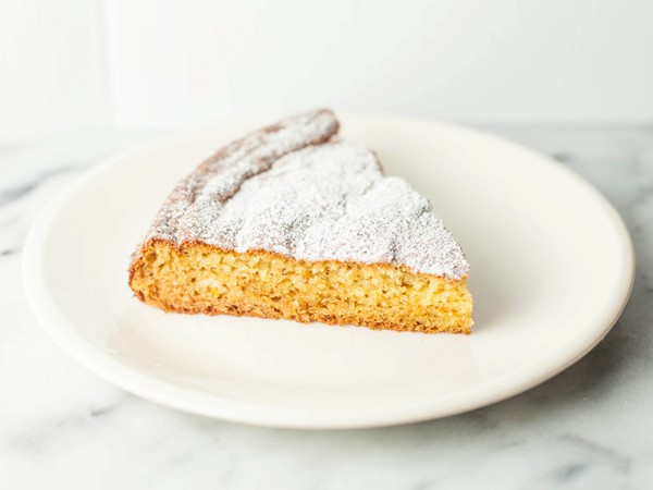 Gluten-free almond cake with lavender honey