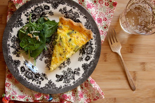 Gluten-free asparagus quiche