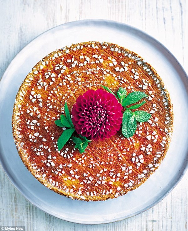Gluten-free boiled orange and lemon cake with honey