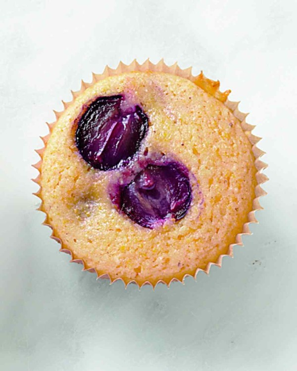 Gluten-free corn-grape muffins