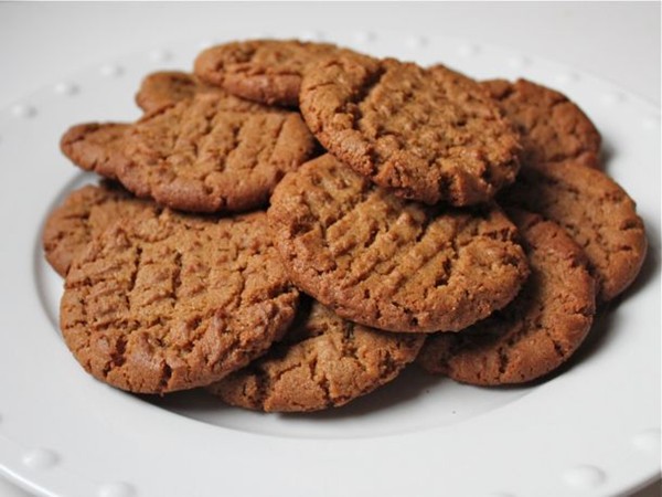 Gluten-free flourless peanut butter cookies