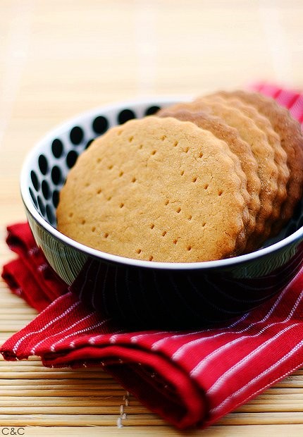 Gluten-free graham wafers