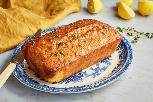  Gluten-free lemon drizzle cake