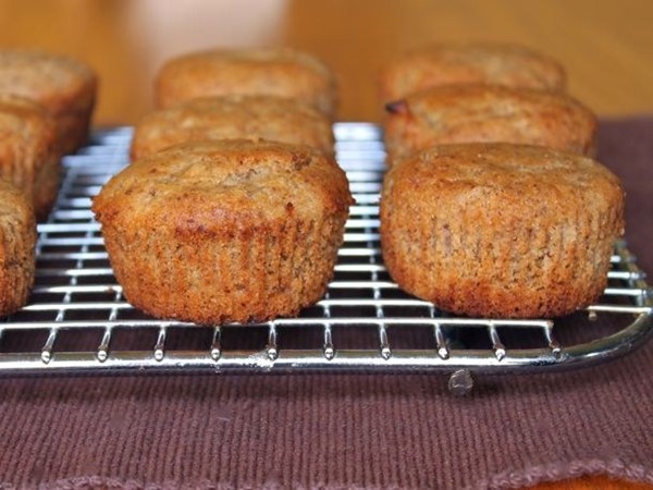 Gluten-free low-fat vegan oatmeal muffins
