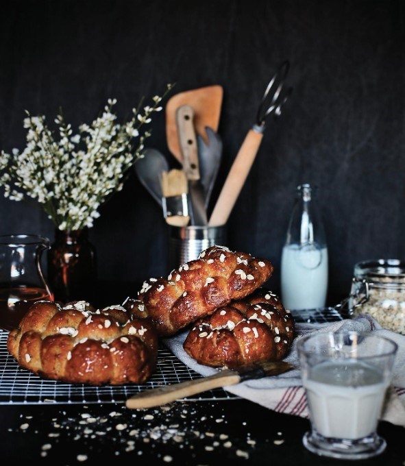 Gluten-free oat challah