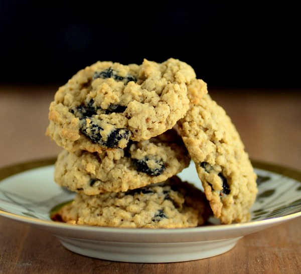 Gluten free oatmeal raisin cookies