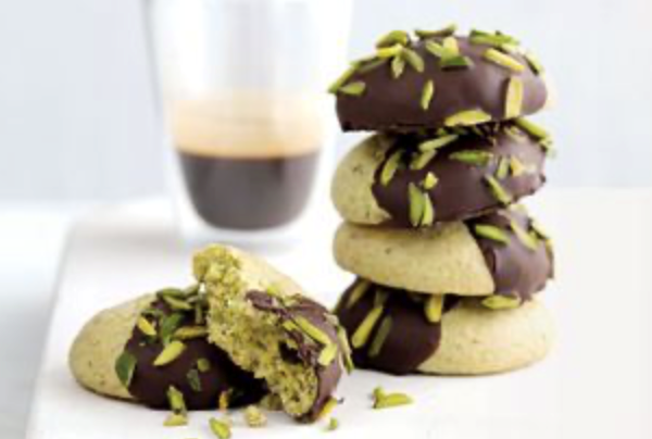 Gluten-free pistachio amaretti morbidi