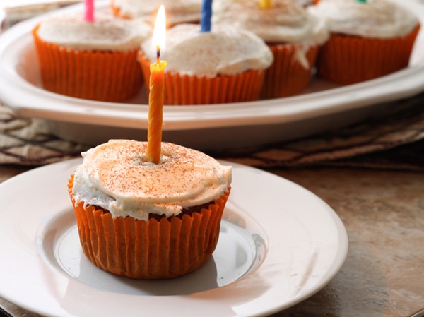 Gluten-free pumpkin spice cupcakes with cream cheese icing