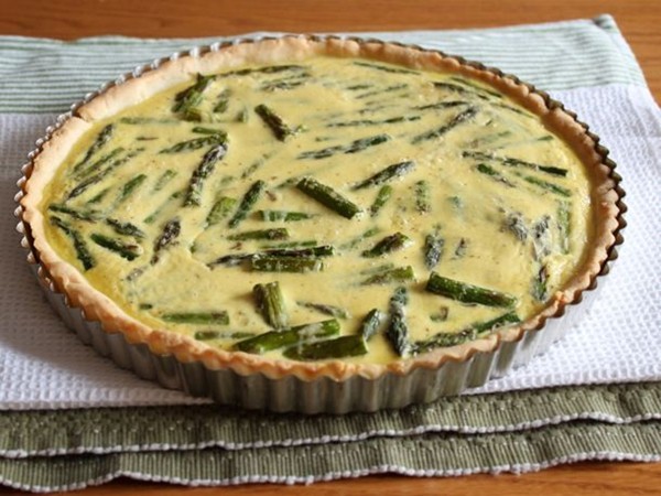 Gluten-free roasted asparagus tart