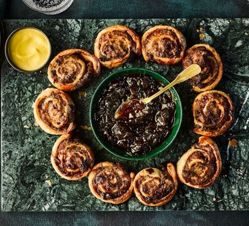 Gluten-free sausage roll wreath