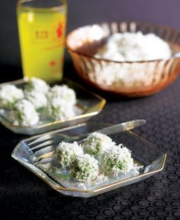 Glutinous rice flour balls with gula melaka filling (Ondeh ondeh)