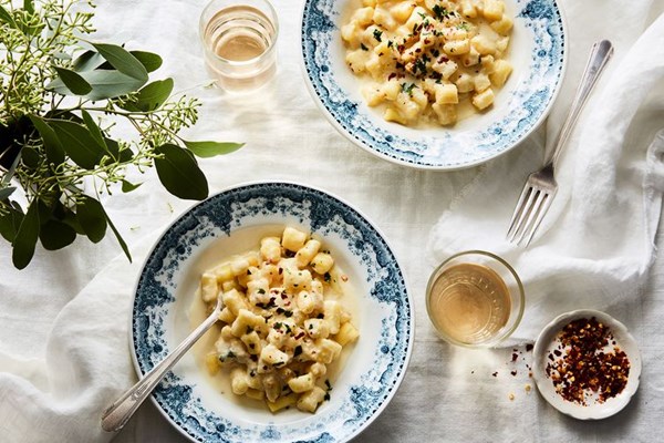 Gnocchetti with lemon and goat cheese 