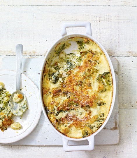 Gnocchi gratin with broccoli and spinach