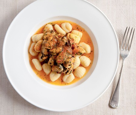 Gnocchi with mussels and saffron (Gnocchi alle cozze e zafferano)