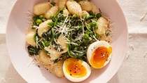 Gnocchi with peas and egg
