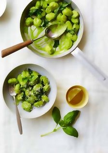 Gnocchi with spinach and pesto
