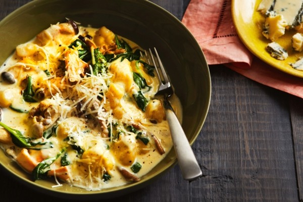 Gnocchi with spinach, mushrooms and Gorgonzola