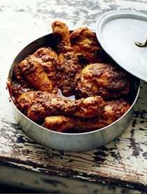 Goan chicken curry with a classic xacuti paste (Xacuti chicken)