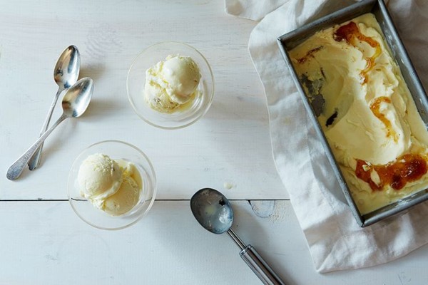 Goat cheese ice cream with honey and fig jam