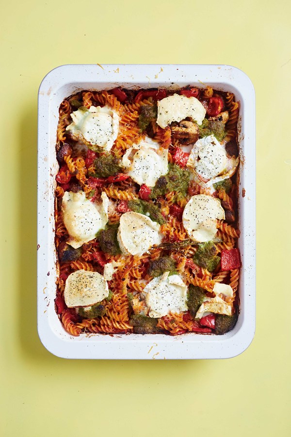 Goat cheese, red pepper, mushroom & pesto fusilli
