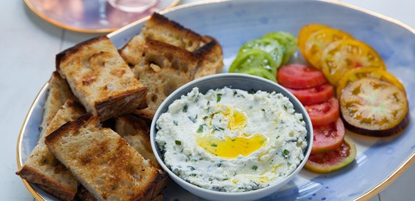 Goat cheese spread with garlic and fresh herbs