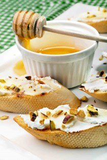 Goat cheese with honey