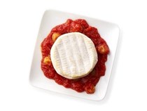 Goat cheese with tomato chutney 