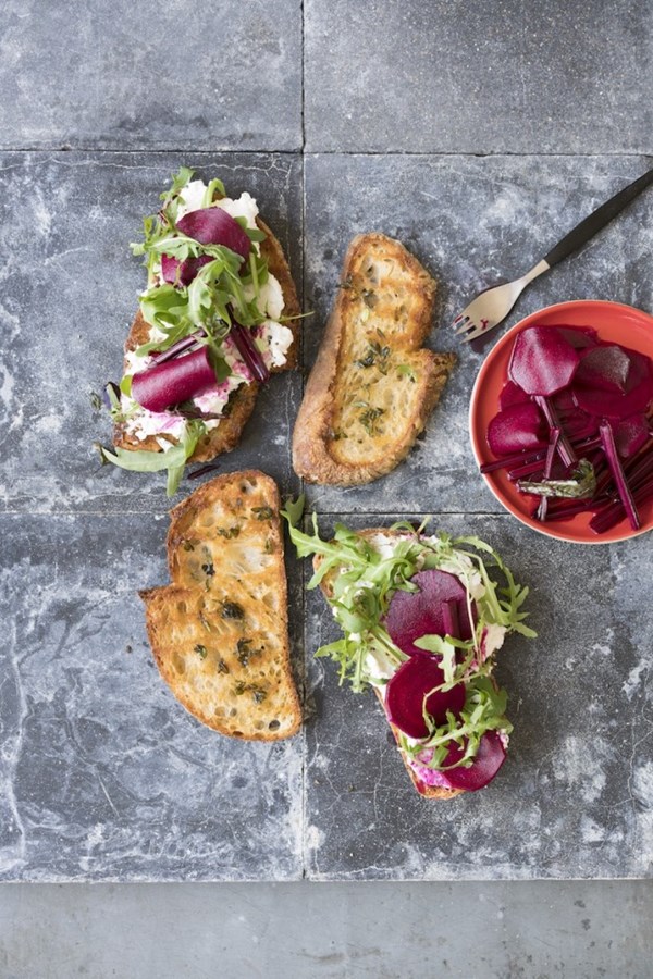 Goat's cheese & pickled beetroot melt