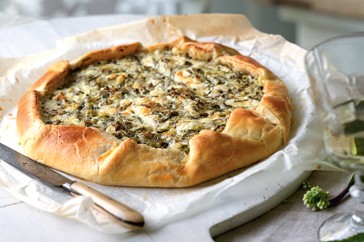 Goat's cheese & spring onion galette