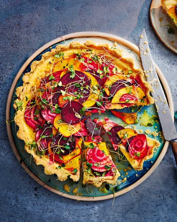 Goat's cheese and marinated beetroot quiche
