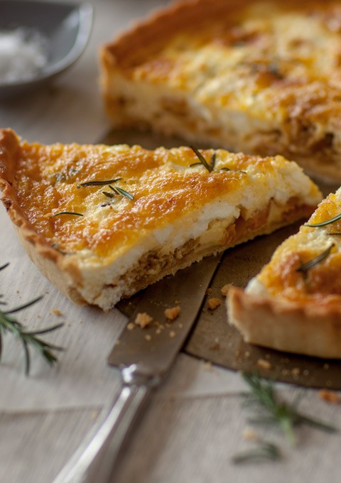 Goat's cheese and yellow pepper tart