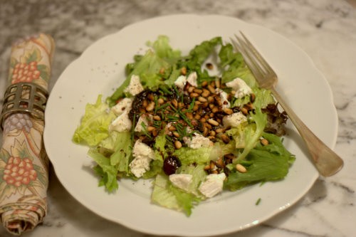 Goat's cheese, avocado and warm blueberry salad