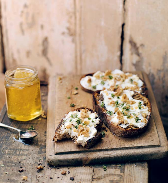 Goats' cheese on toasted sourdough with thyme, honey and walnuts