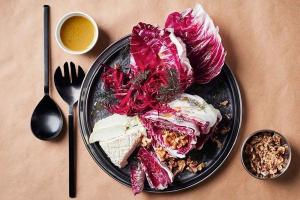 Goat's cheese, radicchio and walnut vinaigrette