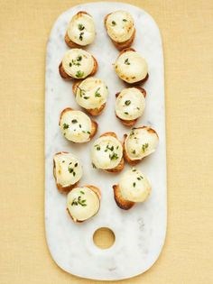 Goat's cheese, thyme and honey on toast