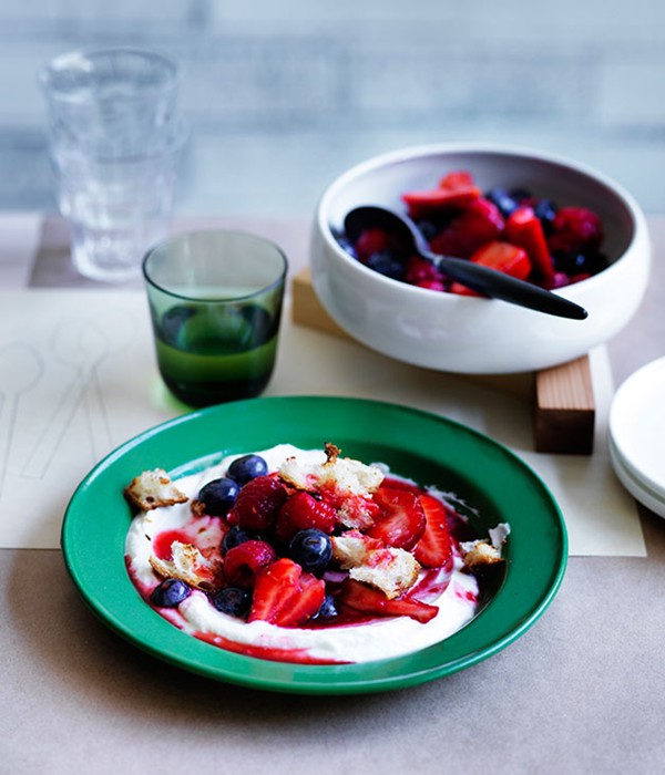 Goat's curd, crushed berries and toasted sourdough