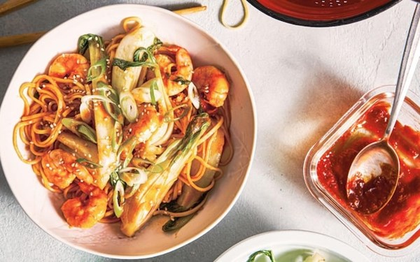 Gochujang noodles with prawns