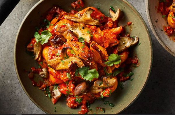 Gochujang ragù with pasta & shiitake