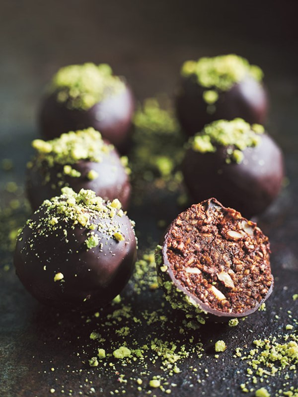 Goji-coconut bliss balls
