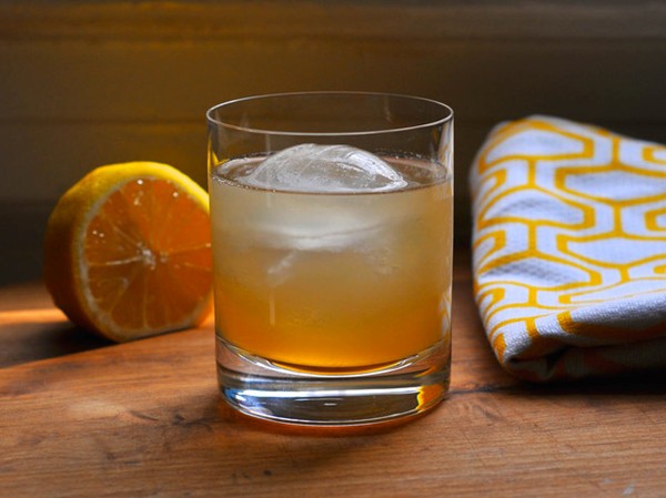 Gold rush cocktail