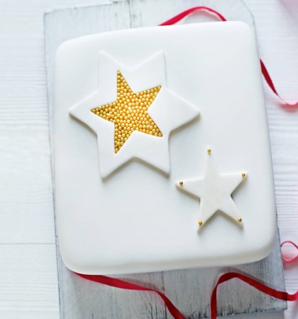 Gold star cake