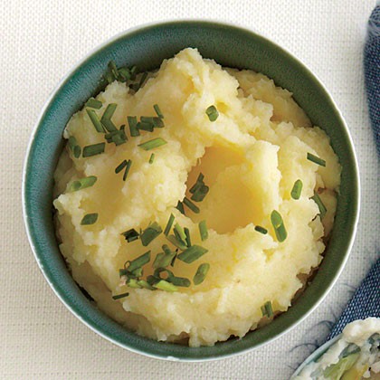 Golden buttermilk-chive mashed potatoes