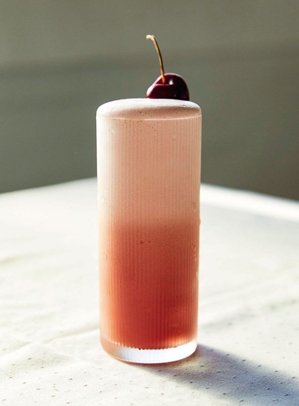 Golden cherry fizz