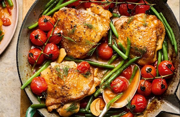 Golden chicken, tomatoes & green beans