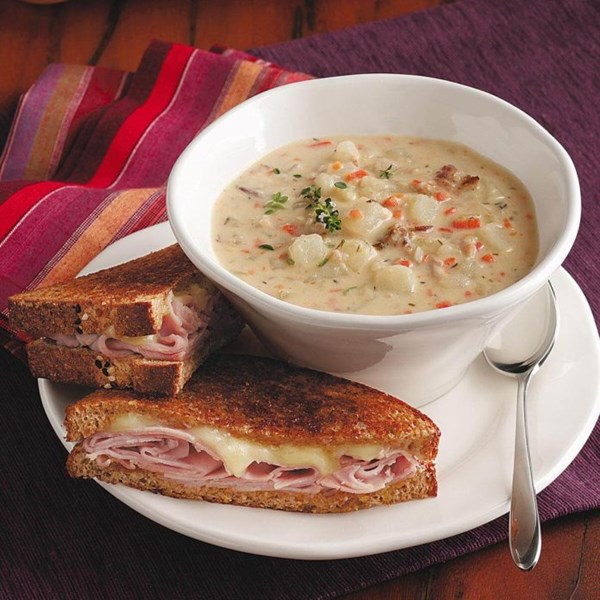 Golden clam chowder 