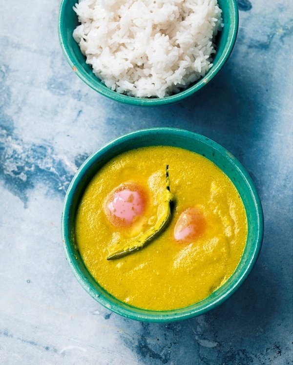Golden egg curry (Masak lemak telur)